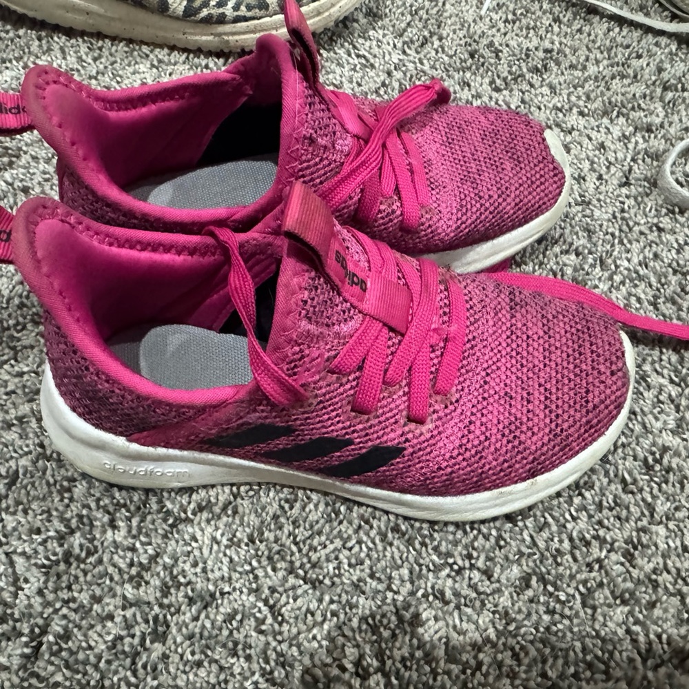 Adidas girls cloud foam running shoes